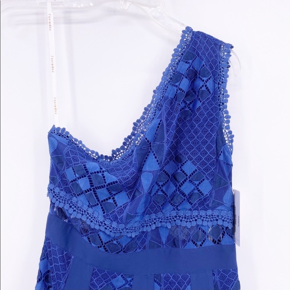 Foxiedox Juliet One-Shoulder Lace Gown - Picture 4 of 6